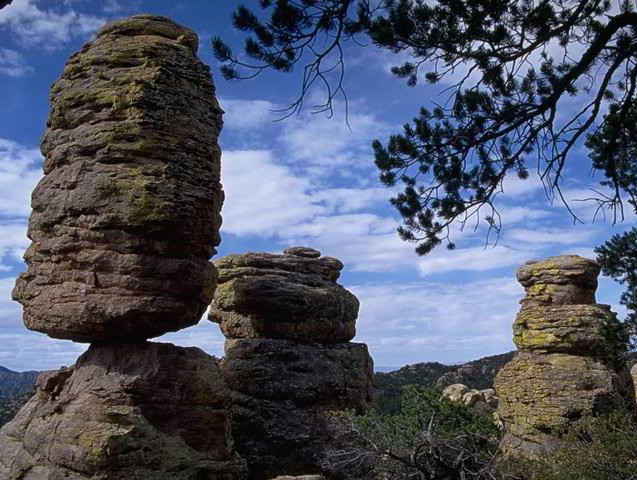CHIRICAHUA BALANCED ROCK