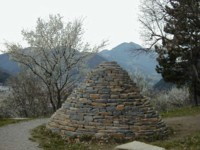 GOLDSWORTHY CAIRN - FRANCE