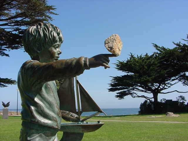 Daliel's Lovers' Point statue